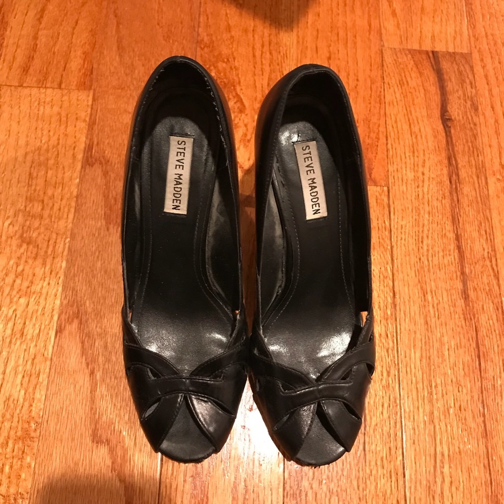 Steve Madden peep toe black leather heels